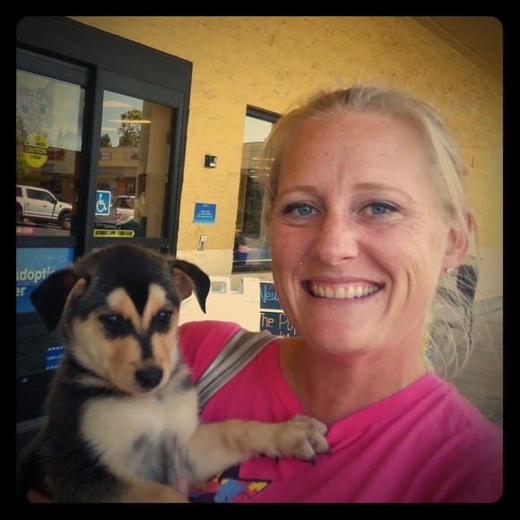 Meet your Posher, Sarah - Picture 1 of 1